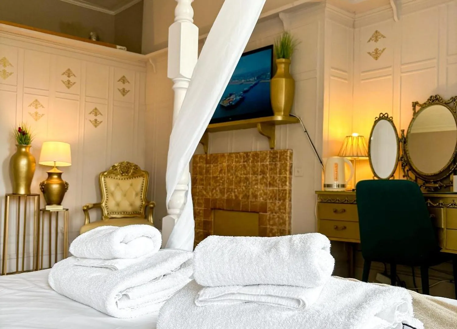 X Hotel Brunswick Square Hove 4*,