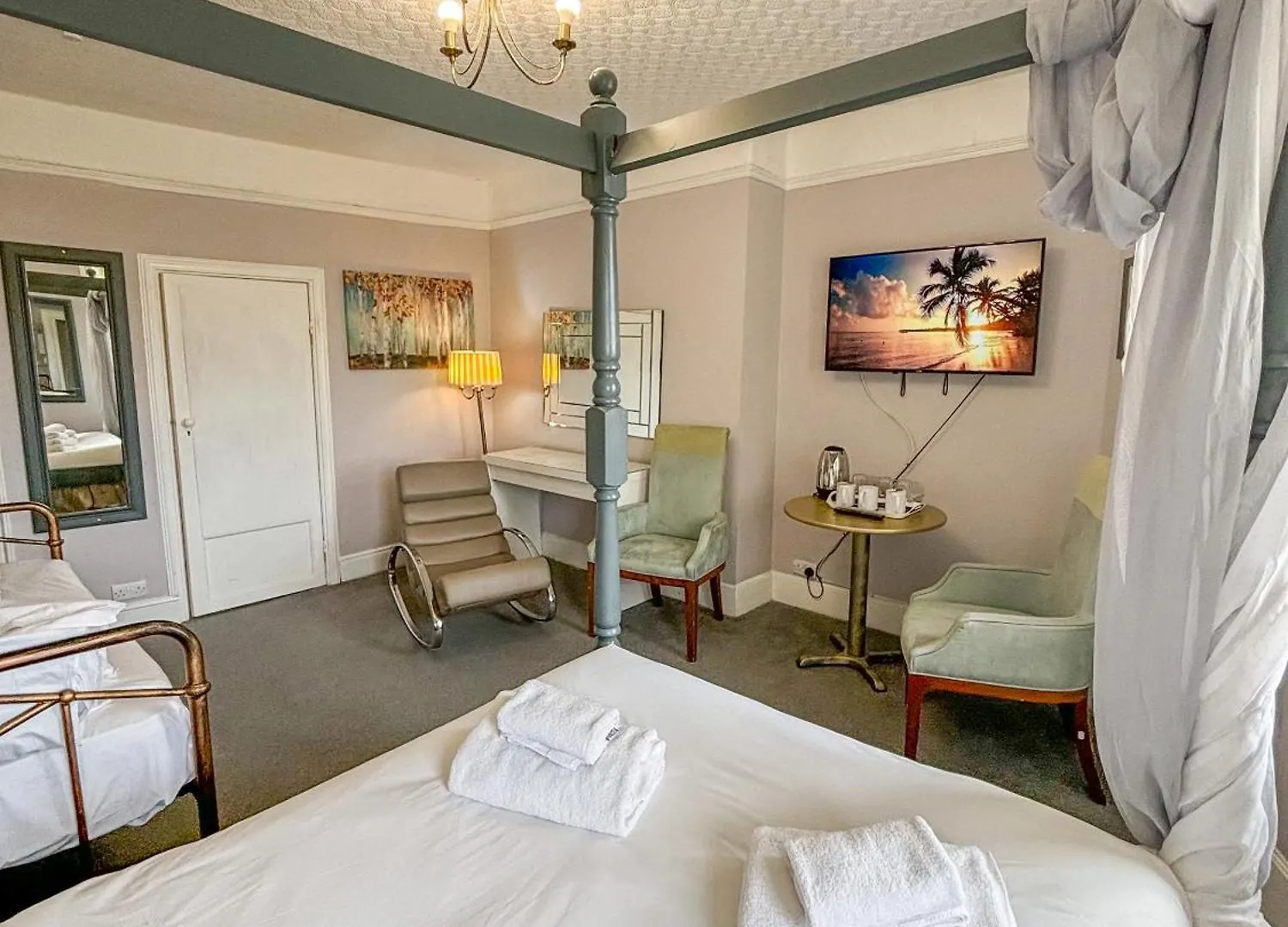 X Hotel Brunswick Square Hove 4*,